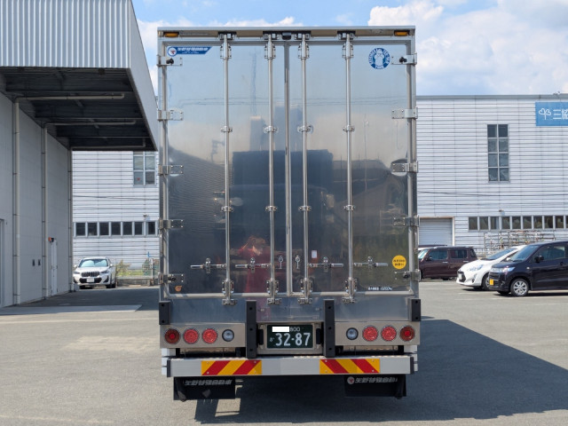 日野 プロフィア 2DG-FR1AHC(6x2)の写真7