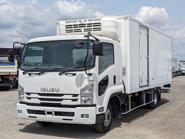 いすゞ フォワード TKG-FRR90S2(2WD)の写真1