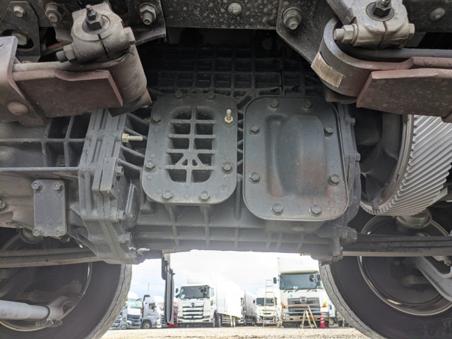 いすゞ ギガ 2PG-CYJ77D(8x4)の写真31