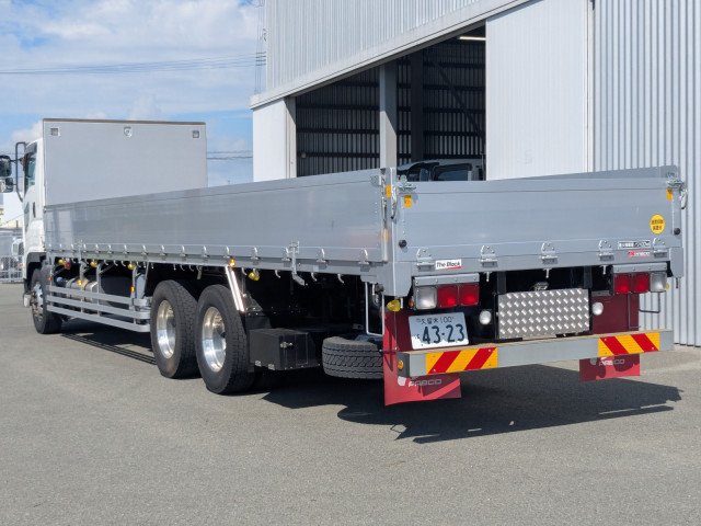 いすゞ ギガ QKG-CYL77B(6x2)の写真4