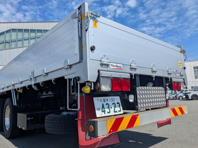 いすゞ ギガ QKG-CYL77B(6x2)の写真6