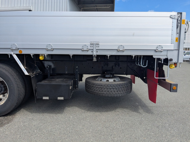 いすゞ ギガ QKG-CYL77B(6x2)の写真17