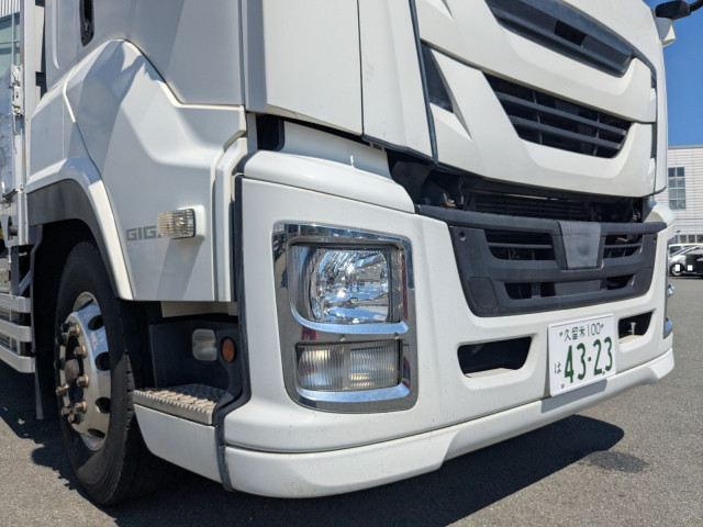 いすゞ ギガ QKG-CYL77B(6x2)の写真22