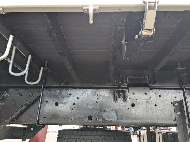 いすゞ ギガ QKG-CYL77B(6x2)の写真30