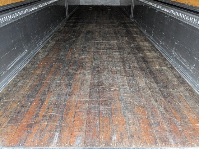 UD クオン QPG-CD5ZA(6x2)の写真11