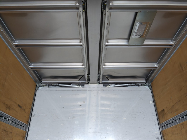 UD クオン QPG-CD5ZA(6x2)の写真14