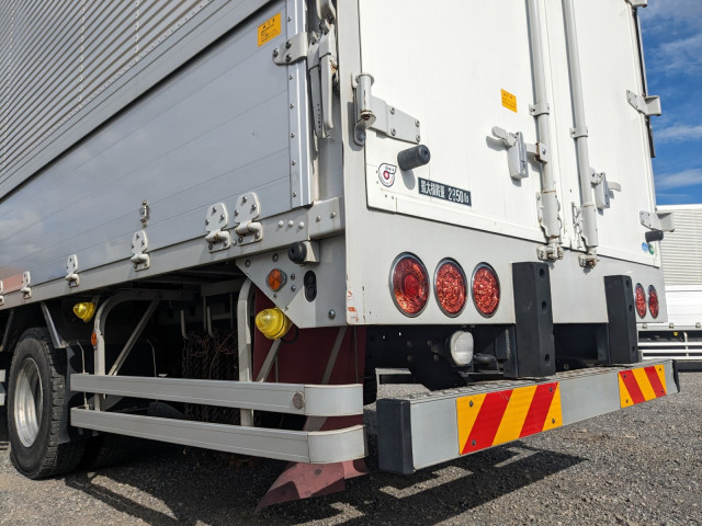 いすゞ フォワード TKG-FRR90S2(2WD)の写真7