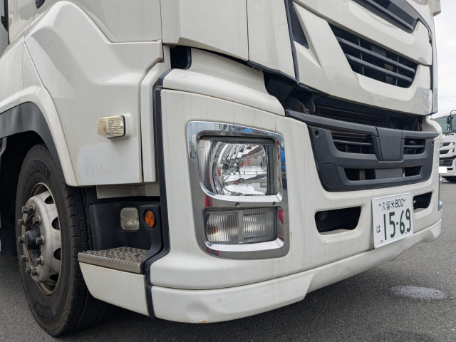 いすゞ ギガ QPG-CYL77B(6x2)の写真22