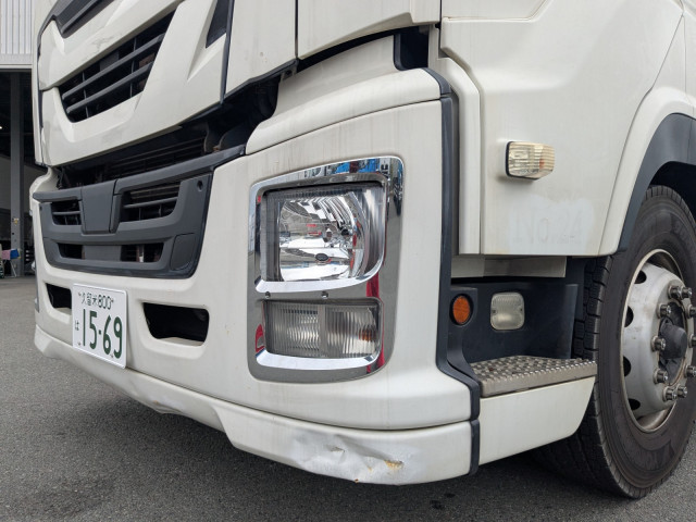 いすゞ ギガ QPG-CYL77B(6x2)の写真23