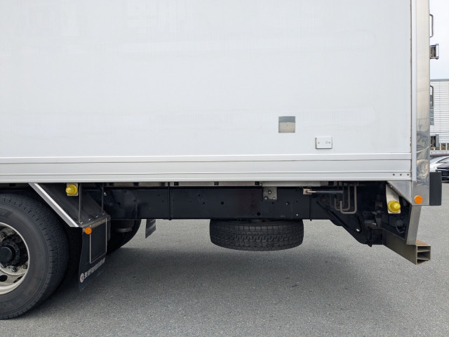 いすゞ ギガ QPG-CYL77B(6x2)の写真30