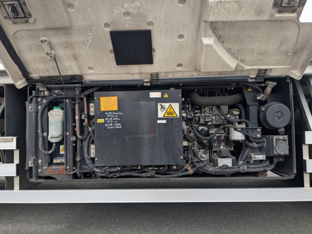 いすゞ ギガ QPG-CYL77B(6x2)の写真35