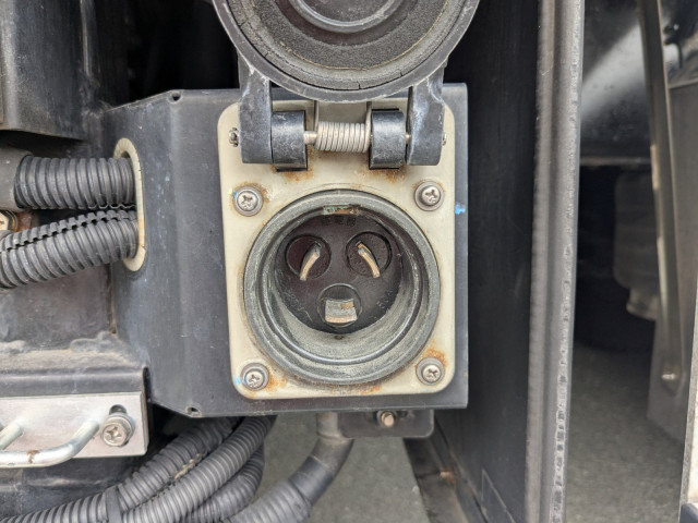 いすゞ ギガ QPG-CYL77B(6x2)の写真37