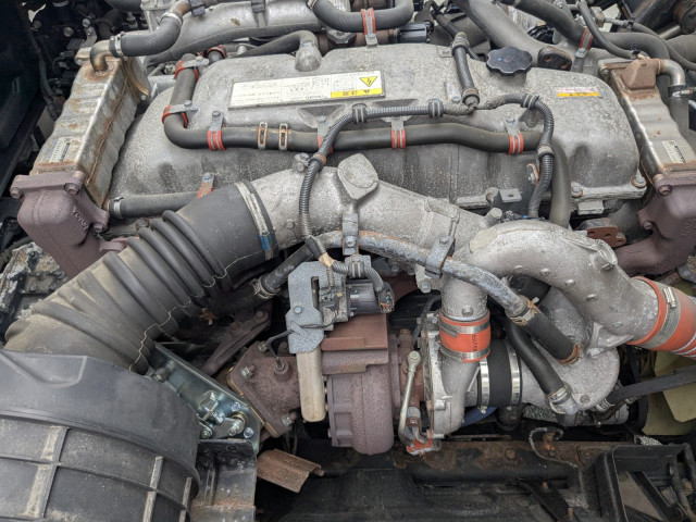 いすゞ ギガ QPG-CYL77B(6x2)の写真49