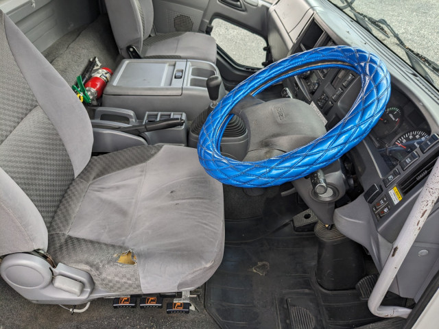 いすゞ フォワード TKG-FRR90S2(2WD)の写真24