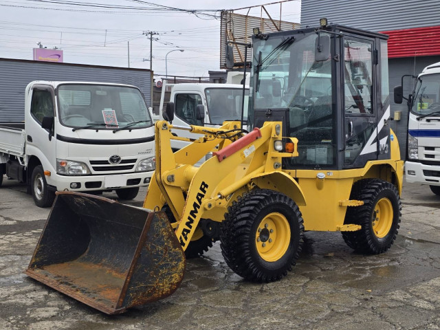 ヤンマー V3-7 0.4立米 4WD