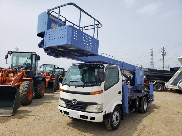 日野 デュトロ BDG-XZU334M 2WD