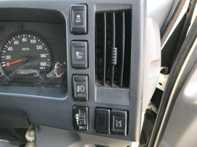 いすゞ エルフ 2RG-NPR88YN(2WD)の写真12