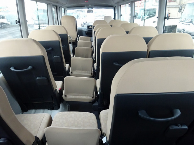 トヨタ コースター 2WG-GDB110(2WD)の写真15