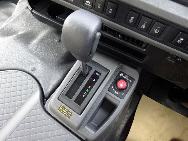 トヨタ コースター 2WG-GDB110(2WD)の写真35