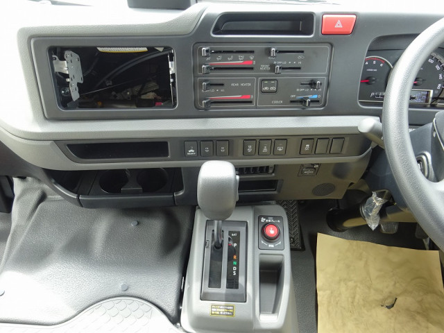 トヨタ コースター 2WG-GDB110(2WD)の写真36