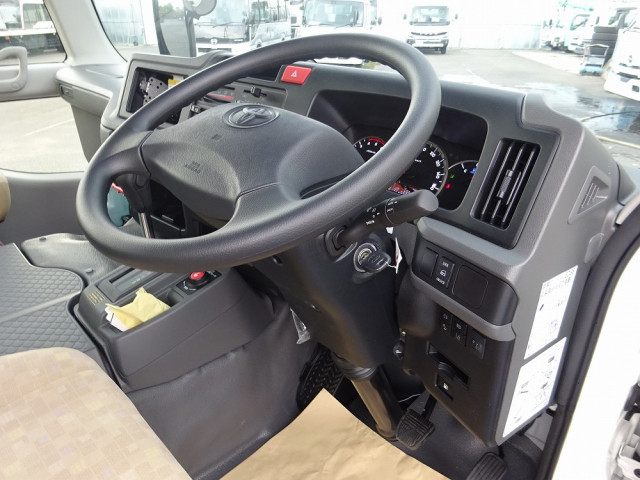 トヨタ コースター 2WG-GDB110(2WD)の写真37