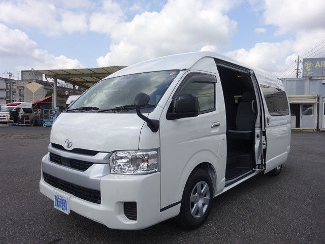 トヨタ ハイエースコミューター 3DF-GDH223B 2WD