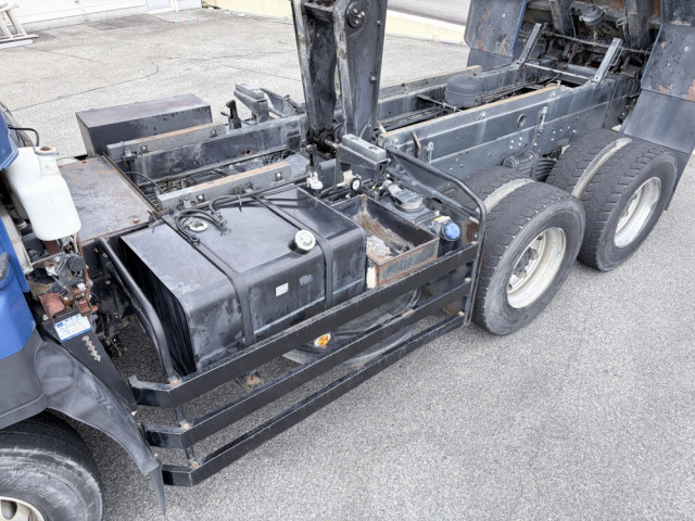 いすゞ ギガ QKG-CXZ77AT(6x4)の写真23