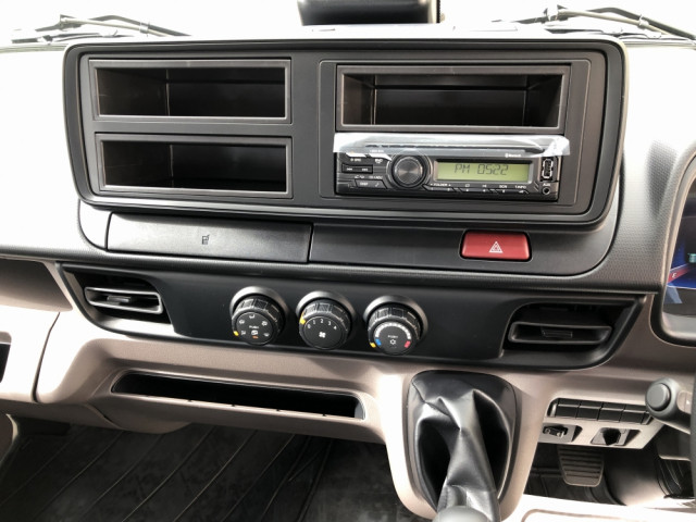 三菱 キャンター 2RG-FBA20(2WD)の写真40