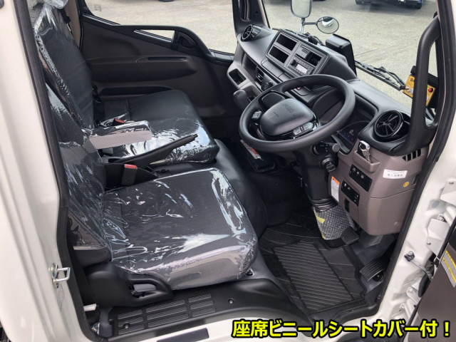 三菱 キャンター 2RG-FEAV0(2WD)の写真4