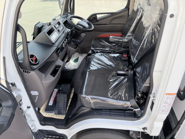 三菱 キャンター 2RG-FBAV0(2WD)の写真32