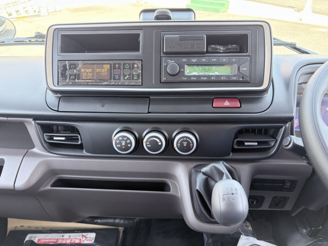 三菱 キャンター 2RG-FBAV0(2WD)の写真37