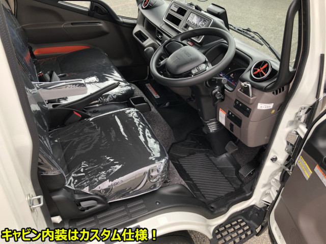 三菱 キャンター 2RG-FEAV0(2WD)の写真4