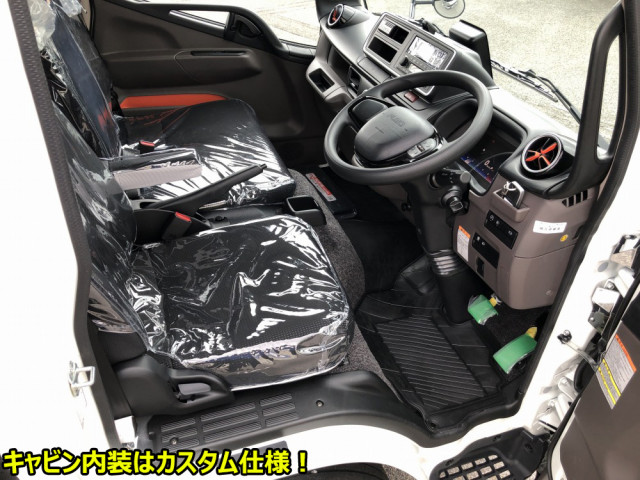 三菱 キャンター 2RG-FEAV0(2WD)の写真4