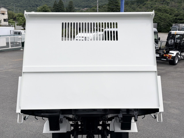 いすゞ エルフ 2RG-NKR88AT(2WD)の写真20