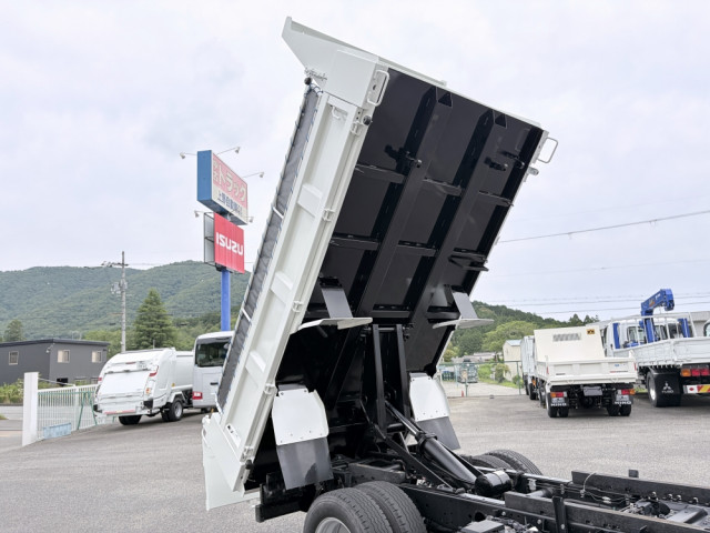いすゞ エルフ 2RG-NKR88AT(2WD)の写真21