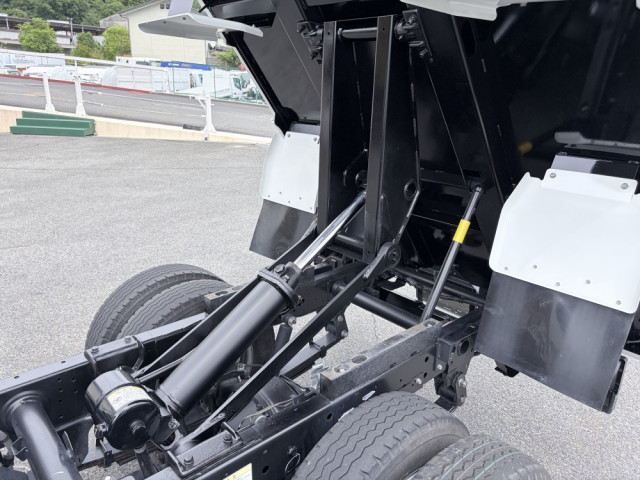 いすゞ エルフ 2RG-NKR88AT(2WD)の写真22