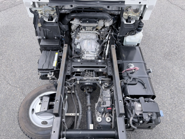 いすゞ エルフ 2RG-NKR88AT(2WD)の写真23
