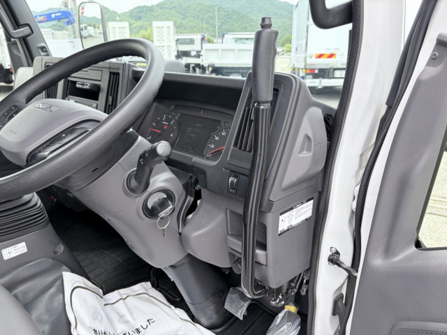 いすゞ エルフ 2RG-NKR88AT(2WD)の写真35