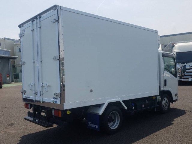 いすゞ エルフ 2RG-NMR88N(2WD)の写真4