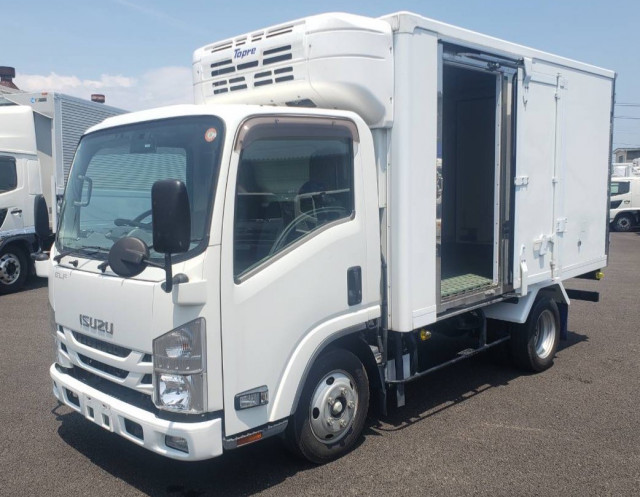 いすゞ エルフ 2RG-NMR88N(2WD)の写真7