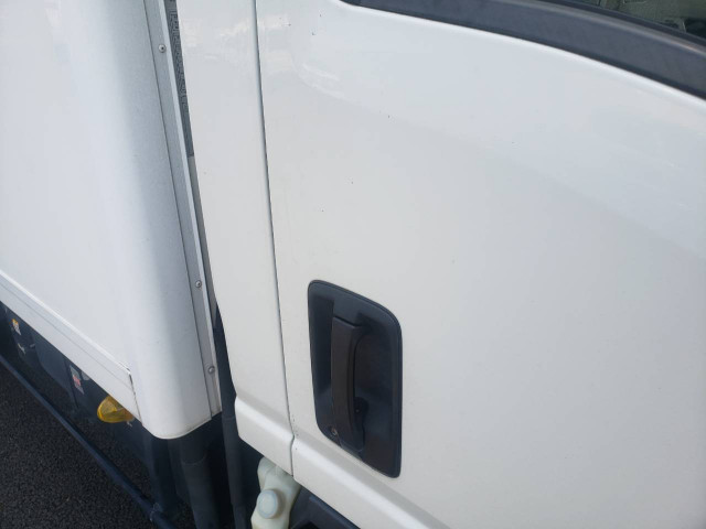 いすゞ エルフ 2RG-NMR88N(2WD)の写真17