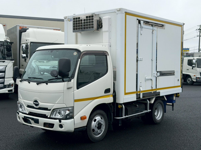 日野 デュトロ 2KG-XZU675M(2WD)の写真1