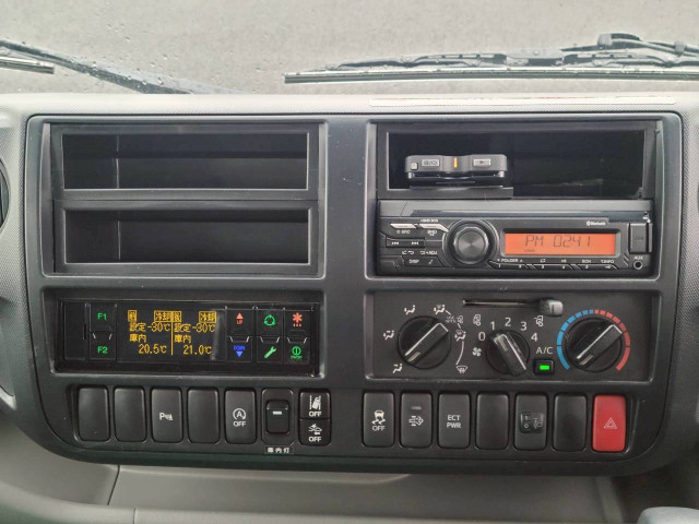 日野 デュトロ 2RG-XZU712M(2WD)の写真45