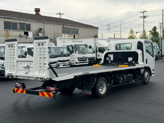 いすゞ エルフ 2RG-NPR88AN(2WD)の写真5