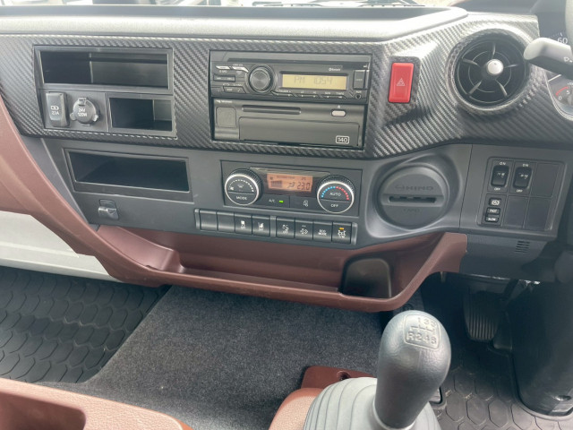 日野 レンジャー 2PG-FC2ABA(2WD)の写真29
