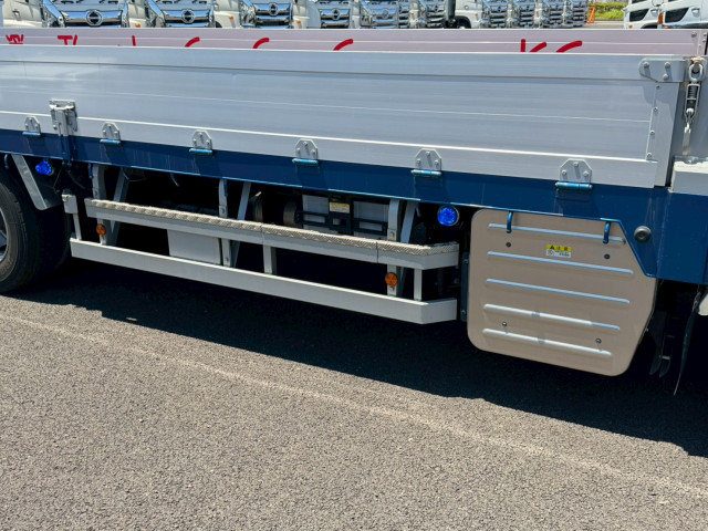 いすゞ ギガ QPG-CYJ77B(8x4)の写真19
