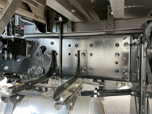 日野 プロフィア 2KG-FR1AHC(6x2)の写真24