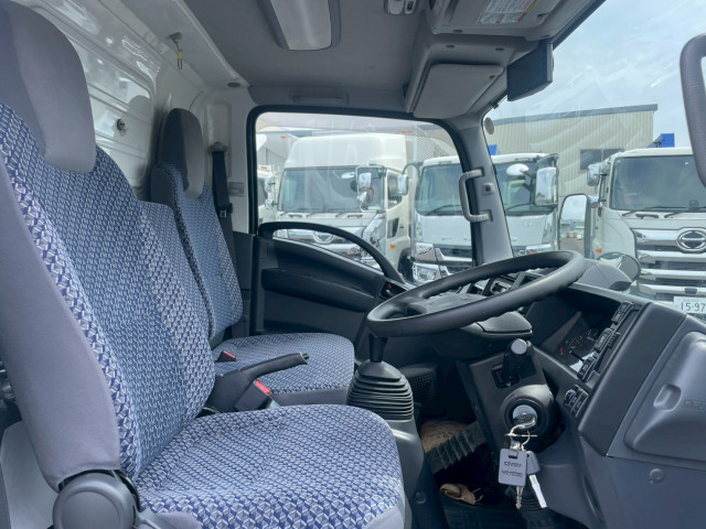 いすゞ エルフ 2RG-NLR88AN(2WD)の写真29