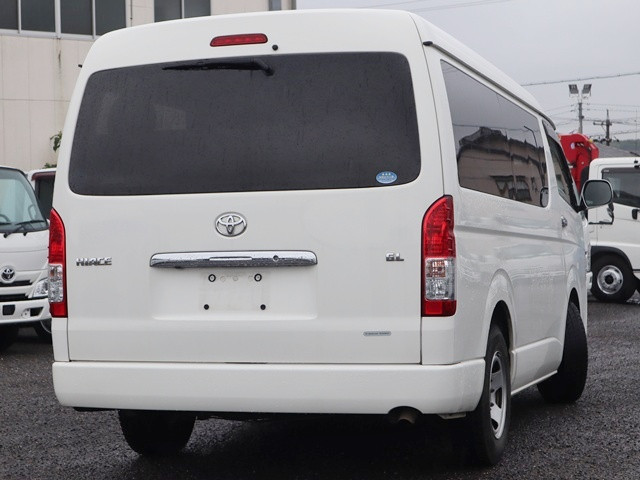 トヨタ ハイエース CBA-TRH214W(2WD)の写真2