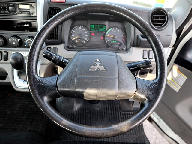 三菱 キャンター TPG-FEB80(2WD)の写真4
